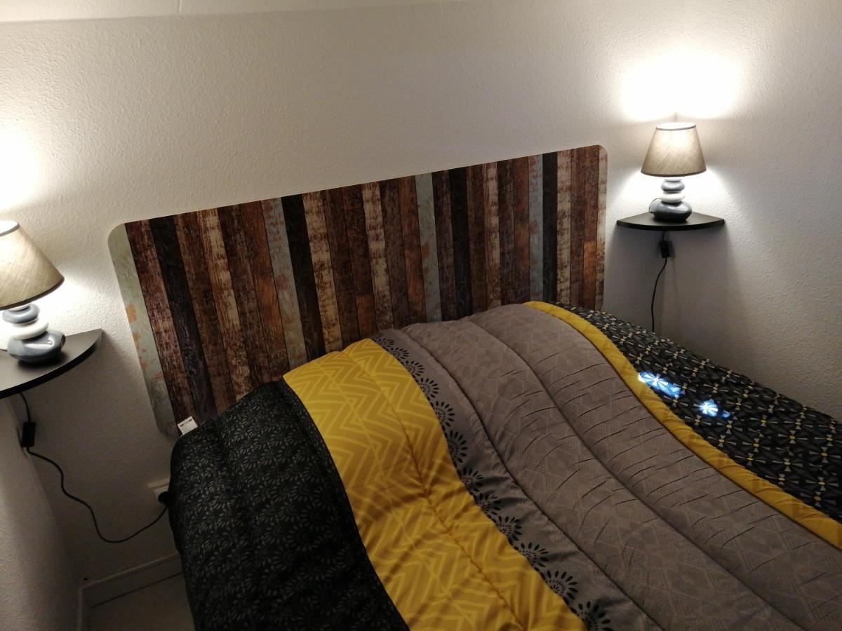 Sous Le Soleil De Provence Petite Maison Au Calme Et Tres Bien Equipee De 40M2 Avec Wifi -Jardin Prive-La Piscine Est Commune A La Residence Et Ouverte Du 1Er Mai Au 30 Septembre De 09H A 21H,En Juillet Et Aout Reservation Uniquement Du Samedi Au Sam Forcalqueiret Экстерьер фото